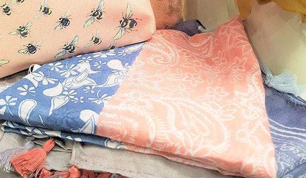 Rainbow & Spoon scarf